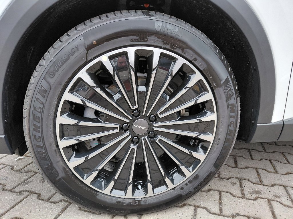 Vozidlo OMODA 9 SHS-P