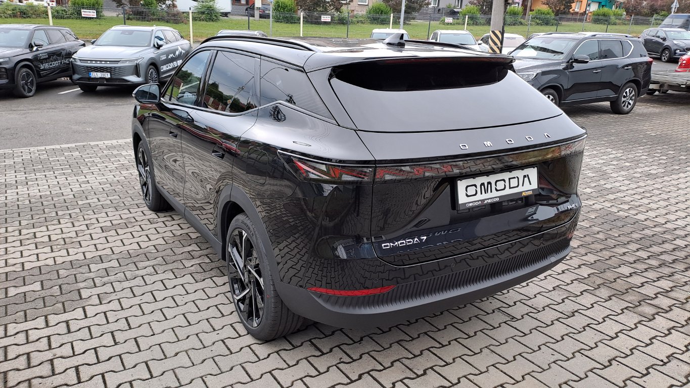 Vozidlo OMODA 7 SHS-P