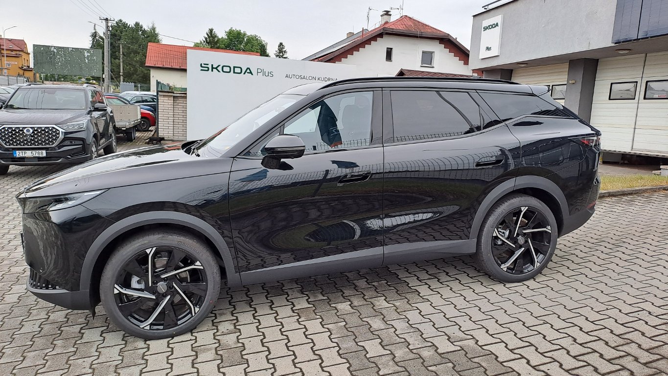 Vozidlo OMODA 7 SHS-P