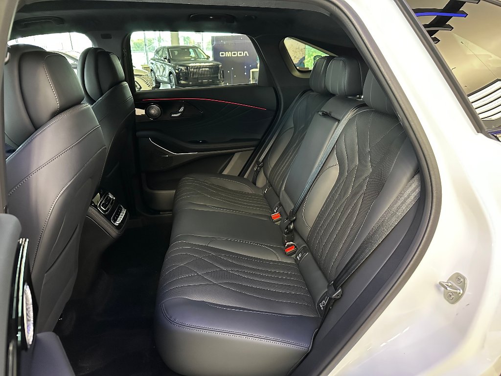 Vozidlo OMODA 9 SHS