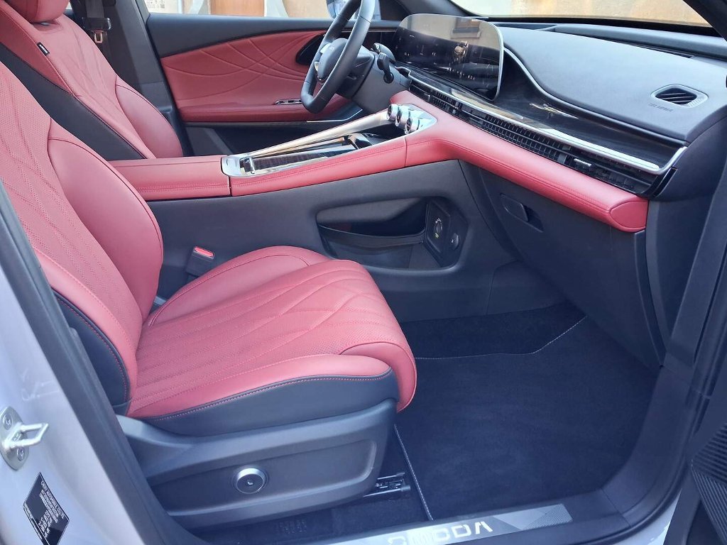 Vozidlo OMODA 9 SHS-P