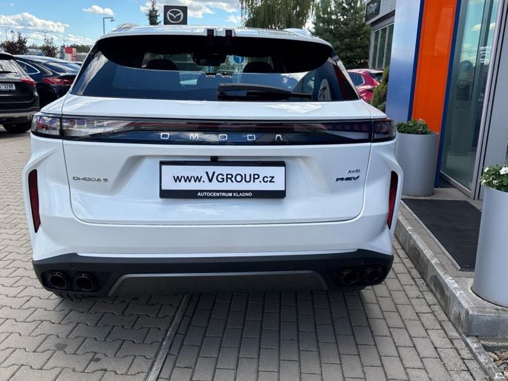 Vozidlo OMODA 9 SHS-P